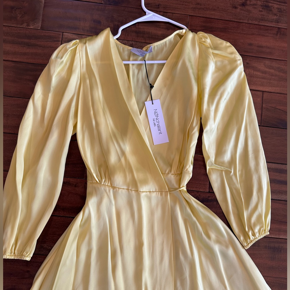 NWT Nonchalant The Label 100% Silk Yellow Wrap Midi Dress XS - Picture 4 of 7